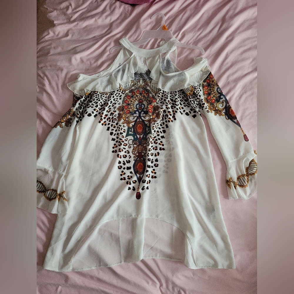 Elegant White Cold Shoulder Top